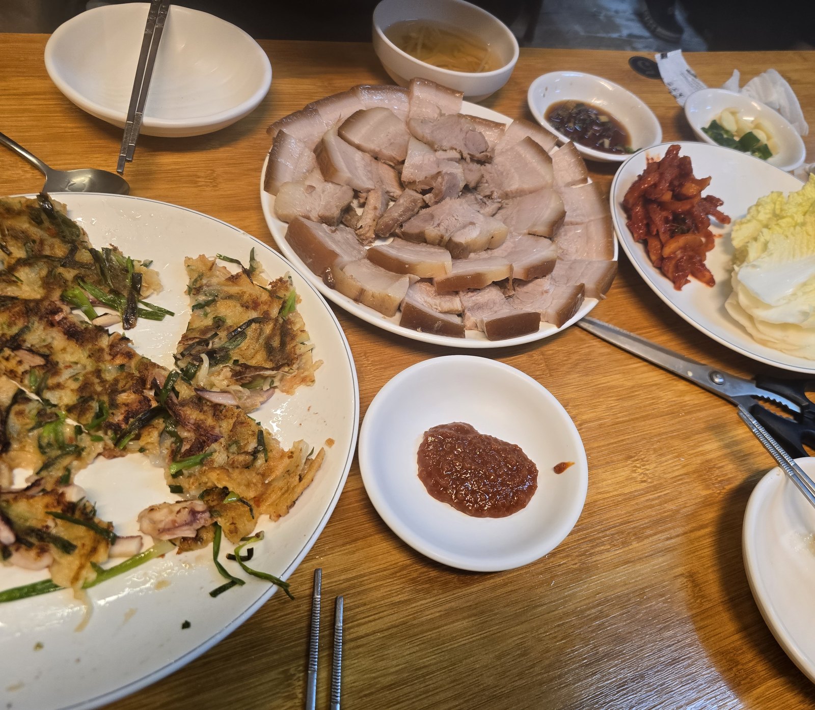 다동 인천집 보쌈과 해물파전 한 상